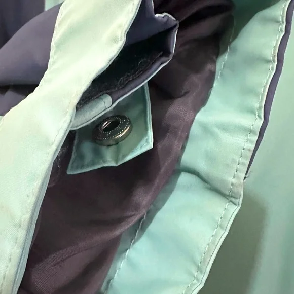 090 Free Country | EUC Women’s Hooded Water-Resistant Jacket (size 2XL) - Picture 9 of 16